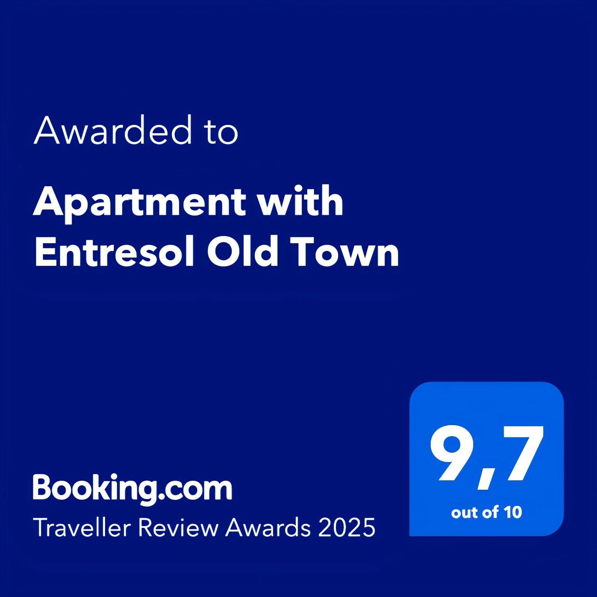 Apartment With Entresol Old Town Krasków Exterior foto